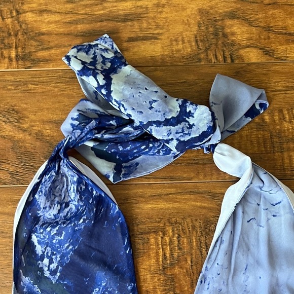 Boskemper Elegant Asymmetrical Blue and White Dress, size XS - Picture 4 of 13